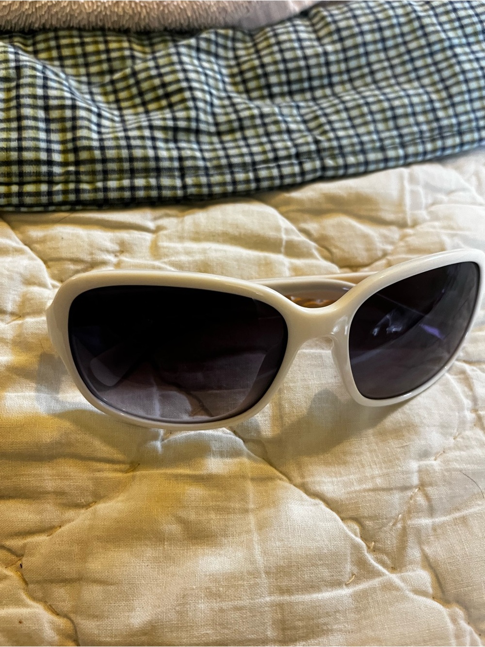 Coach White Women's Sunglasses with Dark Lenses And Crystals On The Side.